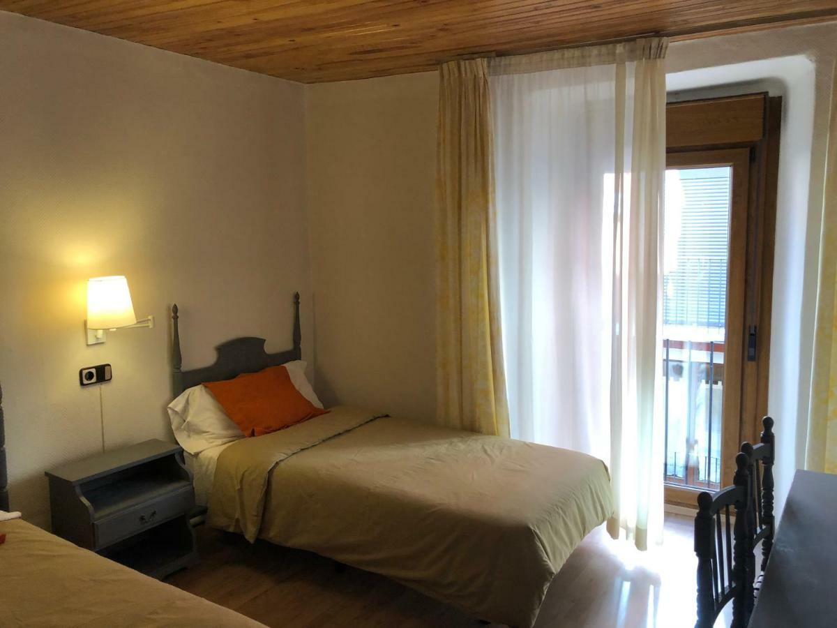 Hostal Di Verena Puigcerdà Exterior foto